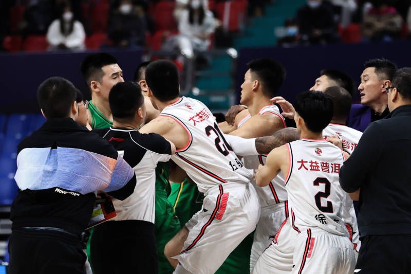 第20分钟，丘库埃泽右路弧顶传到门前第一点被顶出第二点弗洛伦齐跟进打门打偏了。
